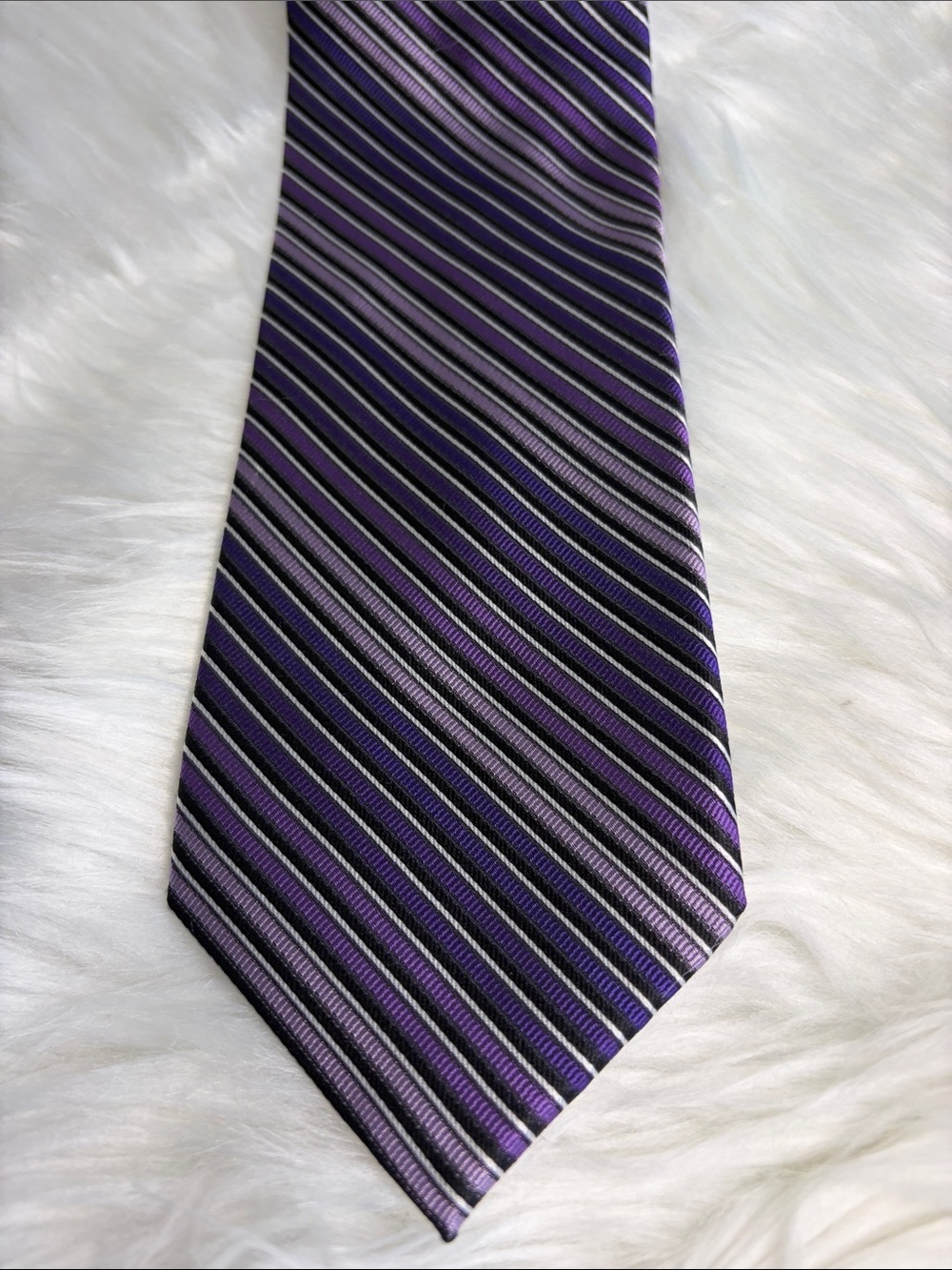 Men's Purple Striped Dress 100% Silk Tie - Sleek Formal Accent